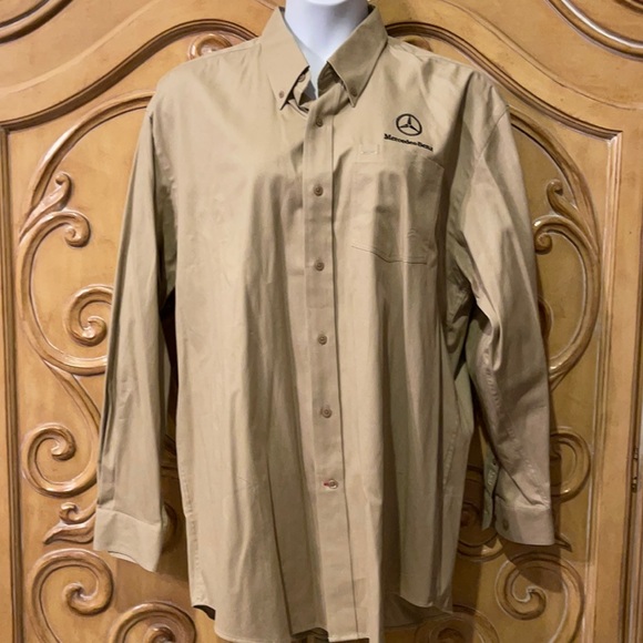Cutter & Buck Mercedes Button down - Picture 2 of 10